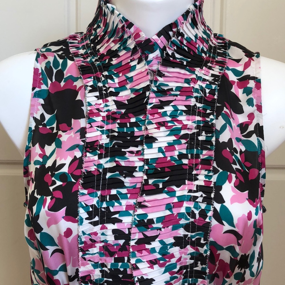 Floral Top - Picture 2 of 9